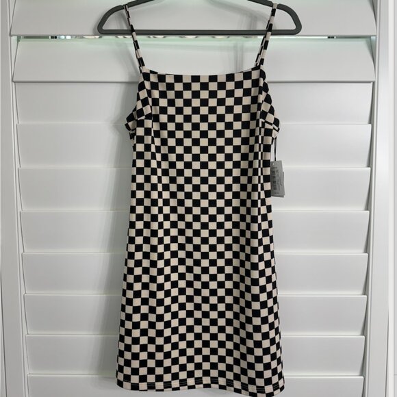 Originality Checkered Dress - Picture 3 of 5